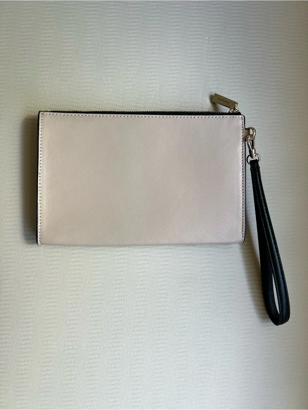 Kate Spade New York Staci Medium Wristlet – Warm Beige/Black Colorblock NWOT